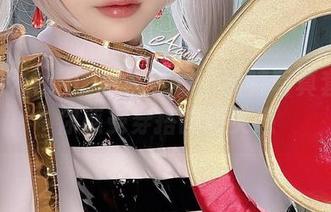 落入Azami的棉袜世界：独特写真套图带你感受穿搭的新灵感