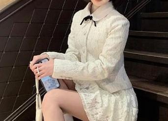 微密圈 - 邂逅Callmecandy白嫩双腿魅力，精彩作品下载让你瞬间心动！