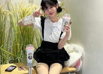 Feilin嗲囡囡 - 伊蓓Eva少女闪耀图包，带你感受青春活力与无限可能！