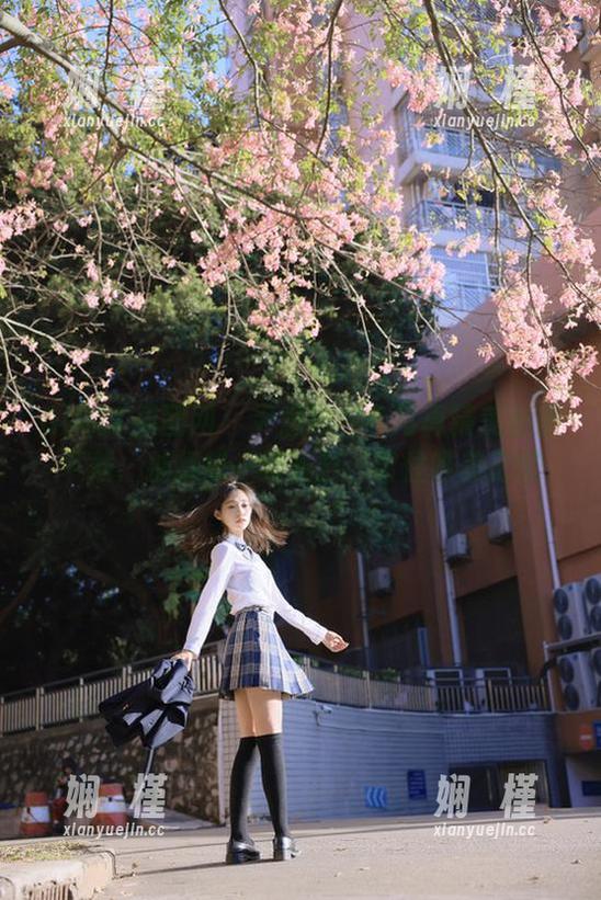 GIRLT果团网-尹意纯 GIRLT果团网 - 尹意纯白色写真精美合集下载:捕捉每一缕光影,留住唯美记忆
