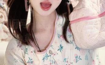 GIRLT果团网 - 穿上短裤，快乐加倍！莫雅琪图包合集，带你飞向夏日的浪漫！