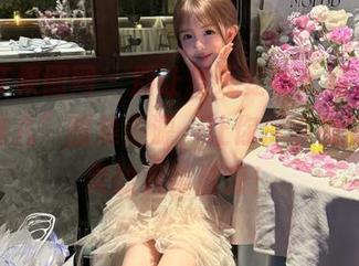 GIRLT果团网 - 别让夏天变得无趣，“蜜桃Q妹儿”图集资源，让你尽享视觉与心灵的双重清凉！