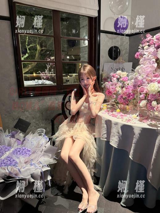 GIRLT果团网-蜜桃Q妹儿 GIRLT果团网 - 别让夏天变得无趣,“蜜桃Q妹儿”图集资源,让你尽享视觉与心灵的双重清凉!