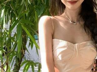 GIRLT果团网 - 在图库中追寻龚玥菲的美脚魅力,分享她无与伦比的摄影艺术之旅!