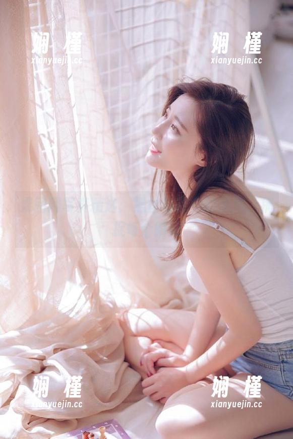 GIRLT果团网 果团网写真精选:黑丝与镂空的美图,捕捉每个瞬间