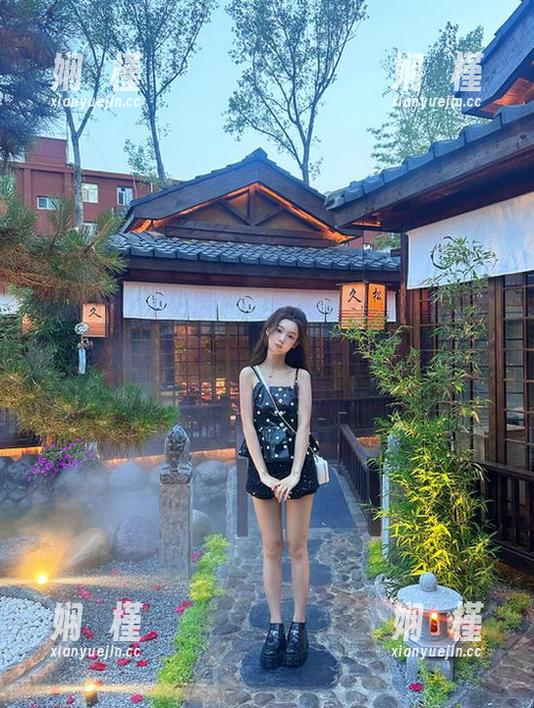 HuaYang花漾 - “清纯”的背后是怎样的“Abby李雅”？分享她的写真作品与我自己的小挣扎。