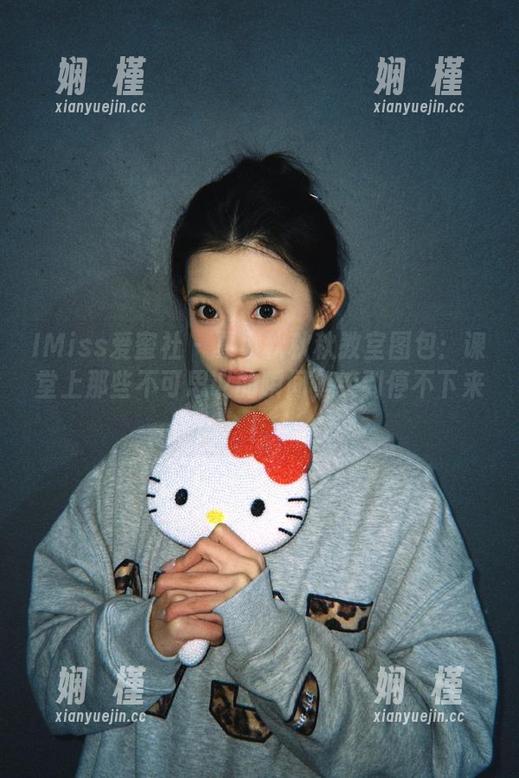 IMiss爱蜜社 - 夏小秋秋秋教室图包：课堂上那些不可思议的瞬间，笑到停不下来！