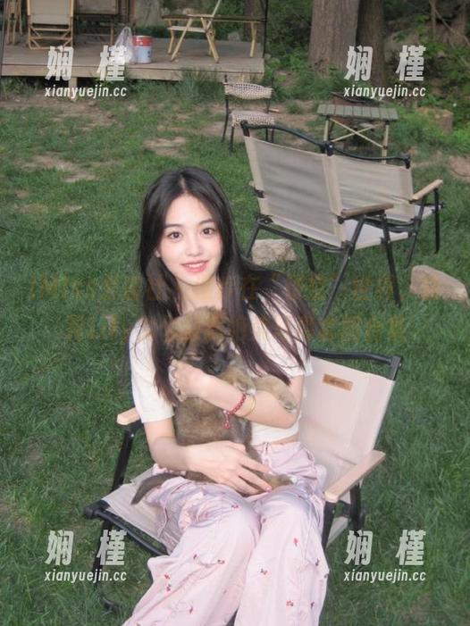 IMiss爱蜜社 - 漫步在“镂空”世界，莉莉Lily为你呈现绝美写真套图合集