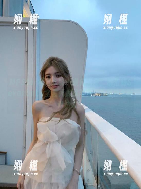 MFStar模范学院 - 收藏必备：柳侑绮Sevenbaby全套死库水写真，下载秒变时尚达人！