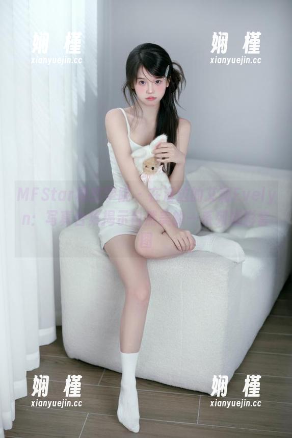 MFStar模范学院 - 在海边的艾莉Evelyn：写真合集揭示自然美的一系列精彩套图