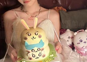 MussGirl慕丝女郎 - 红裙下的小唐：别样风情的写真图片合集，尽显女性柔美
