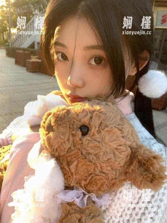 MyGirl美媛馆 - Carina梦绮红裙系列最新图库，感受每一个瞬间的唯美与梦幻