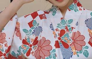 在线欣赏Nyako喵子眼镜写真美图，感受她独特的魅力与创意风格！