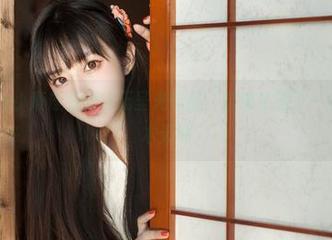 欣赏Shika小鹿鹿的短裙无圣光作品，仿佛走进了一个梦幻的艺术天地