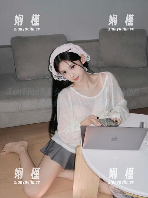 TouTiao头条女神 - 刘瑾希无圣光瑜伽作品，揭示心灵与身体的和谐之美