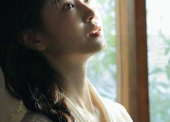 TouTiao头条女神 - 独特视角：古丽苏透明主题图集与优质资源分享