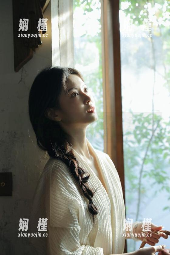 TouTiao头条女神 - 独特视角：古丽苏透明主题图集与优质资源分享