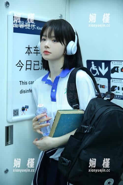 TouTiao头条女神 - 原图欣赏：娜依灵儿白色主题摄影，无圣光完美展现自然之美