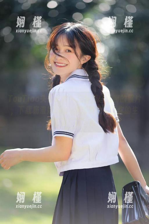 TouTiao头条女神 - 忘掉那些无聊的照片，下载杨漫妮baby美脚图包，让你的生活更有‘脚’色！