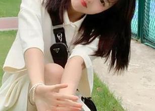 UGirls尤果网 - 探索乔依琳户外全集：每一张原图都展现独特的自然之美