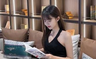 UGirls尤果网 - 白一晗的长腿写真作品，诠释了优雅与力量的完美融合