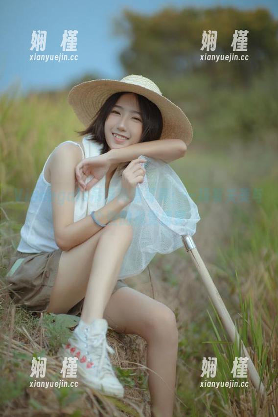 Vinnegals吊带高清写真：一场有关美与个性的视觉盛宴