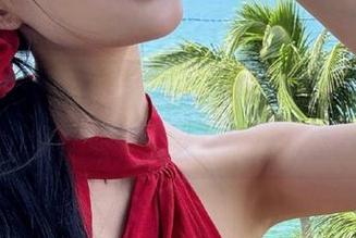 Xiuren秀人网 - Cris_卓娅祺最新丝袜美腿合集，尽显妩媚风情与时尚气息