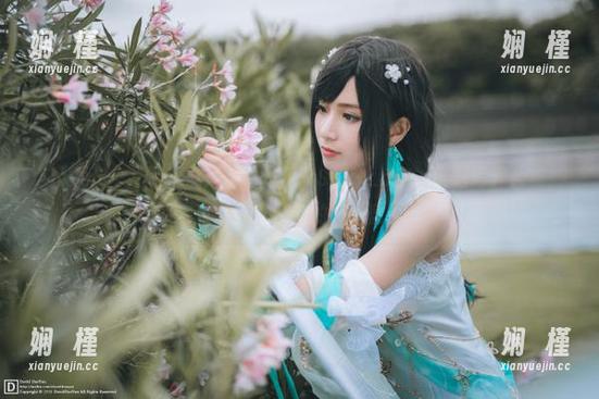 Xiuren秀人网-Suki_baby Xiuren秀人网 - 流光溢彩:探索Suki_baby红裙写真合集,带你踏入梦幻的视觉盛宴