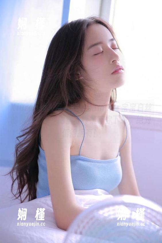 Xiuren秀人网 - 探索summer宝宝白丝的视觉艺术，限量写真集等你下载，绝对值得拥有！