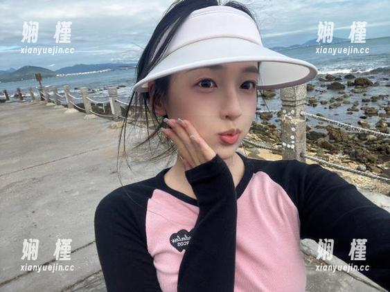 Xiuren秀人网 - tina_甜仔的御姐写真作品：每一组套图都是情感与美的完美交融