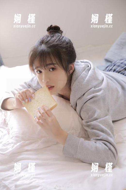 Xiuren秀人网 - 周慕汐baby浴室写真大片：精美原图与图集带你体验她的气质！
