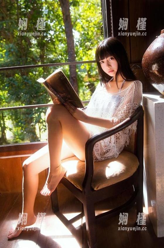 Xiuren秀人网 - 探索喵喵JOJO比基尼写真，观看她不同风格的夏日玩乐
