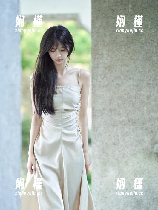 Xiuren秀人网 - 小Kiki漂亮比基尼写真合集，分享她与海洋的亲密接触，感受天然之美！