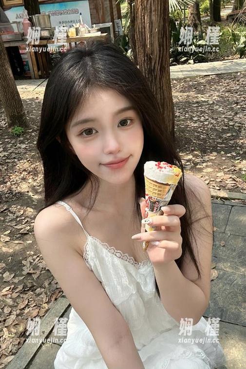 Xiuren秀人网 - 小肉肉咪与她的女神套图作品：每一幅都是心灵的诗篇