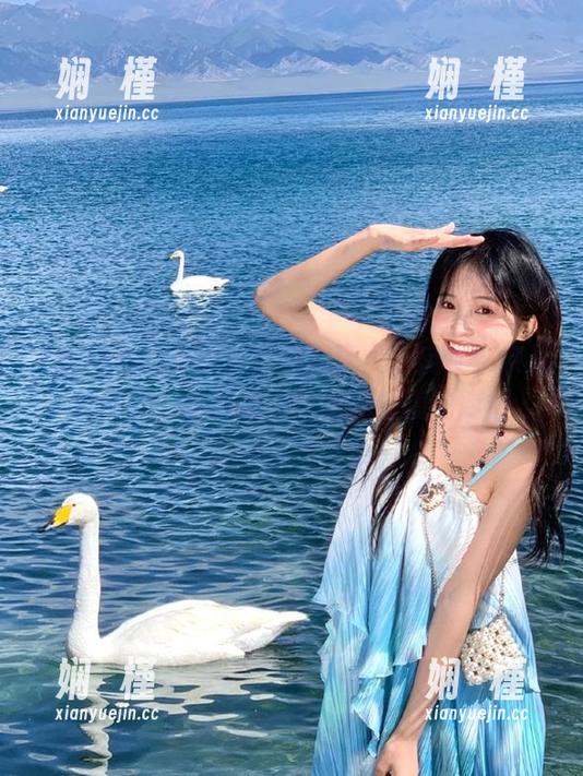 Xiuren秀人网 - 绝美写真：小魔女奈奈天台特辑，最新美图记录她的魔幻时刻