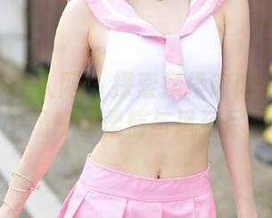 Xiuren秀人网 - 探索揉揉肉肉奶牛写真合集，牛奶般的柔情与风姿尽显无遗！