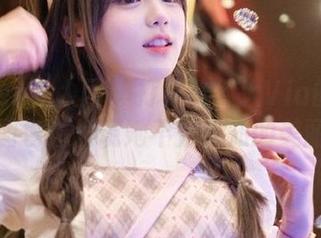 Xiuren秀人网 - 打开晗大大Via的秘密写真图包，发现她不为人知的美丽瞬间