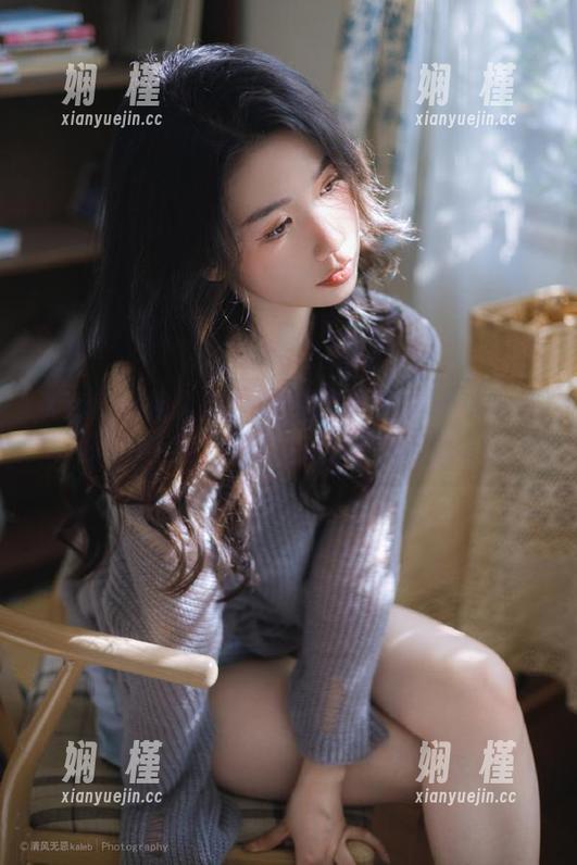 Xiuren秀人网 - 职业装私拍美图：杨可可coco教你如何在职场中闪耀自信