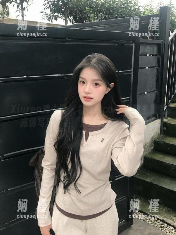 Xiuren秀人网-杨可可coco Xiuren秀人网 - 杨可可coco白裙主题的高清写真作品,穿越时光的优雅传承