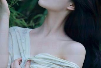 Xiuren秀人网 - 林文文全套眼镜作品，灵动与优雅交织，尽情展现她独特的风格与气质！