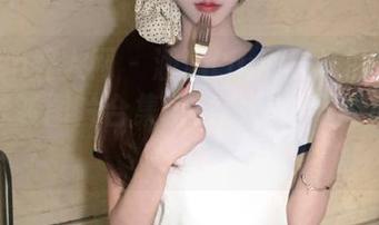 Xiuren秀人网 - 涵涵Luna游泳的秘密：她的泳装图片合集竟然藏着拍照的小技巧！