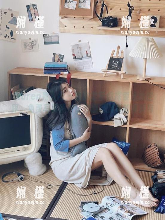 Xiuren秀人网 - 爱酱里带你探索泳池世界，免费写真照片让你感受别样的清爽与魅力！