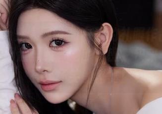 Xiuren秀人网 - 甜白酱的礼服作品爆笑上线!网盘里藏着她的秘密,快来一起享受这场笑的盛宴!