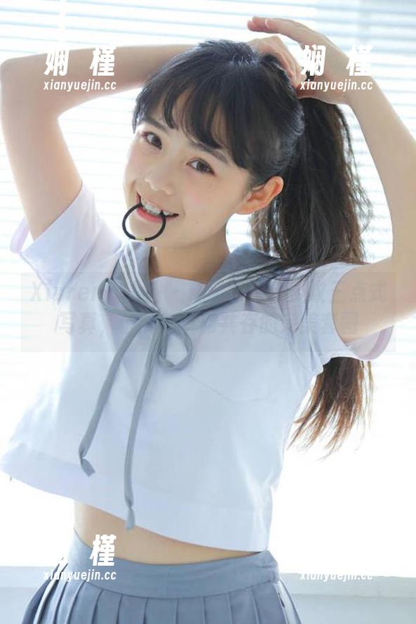 Xiuren秀人网 - 糯美子粉色条纹三点式写真，俏皮与优雅共存的完美套图