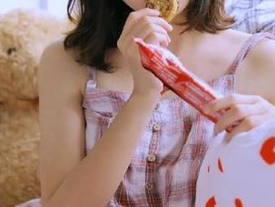 Xiuren秀人网 - 职业装的魅力：美七Mia高清图包记录职场成功女性的独特风格