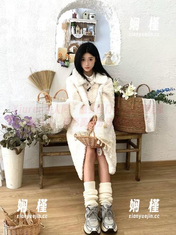 Xiuren秀人网 - 感受西门小玉的美腿黑丝风采，精彩美图分享不容错过