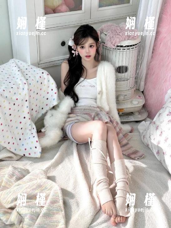 Xiuren秀人网 - 郑颖姗Bev黑丝诱惑，超火美图套图疯狂来袭