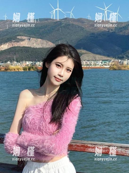 Xiuren秀人网 - 精致黑色：欣赏陈大榕写真中的优雅图片细节