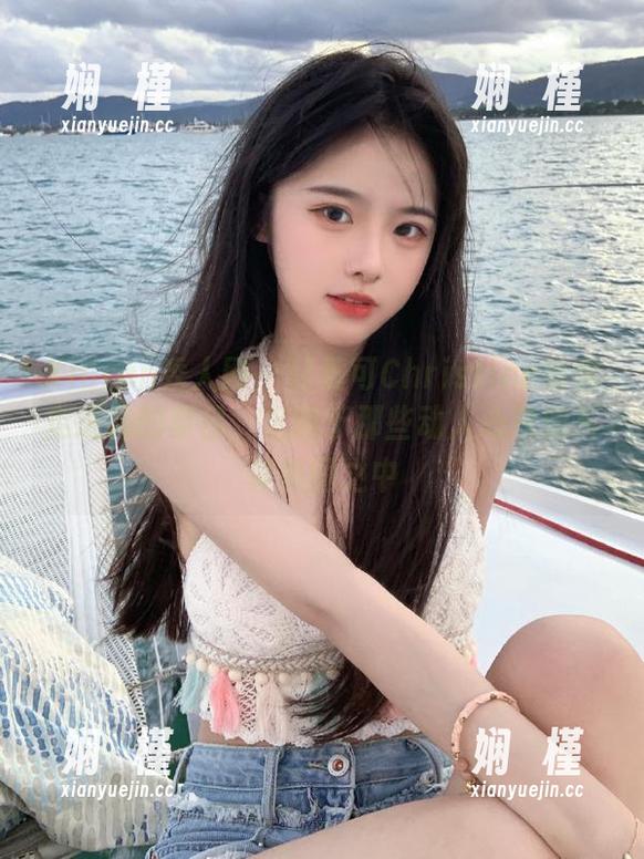 Xiuren秀人网 - 让黄可Christine带你走进她的夏日，沉醉于那些动人心弦的写真美图之中