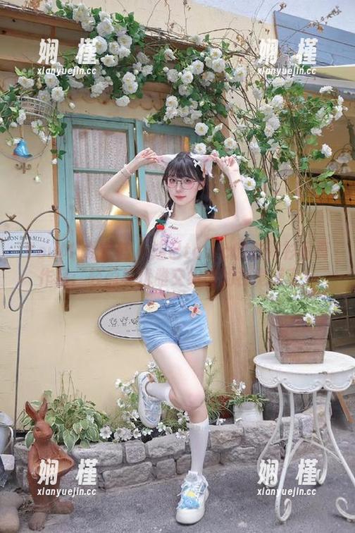 YouMi尤蜜荟-妲己toxic YouMi尤蜜荟 - 妲己toxic的白衬衫写真作品:轻盈与优雅交织出的视觉盛宴!